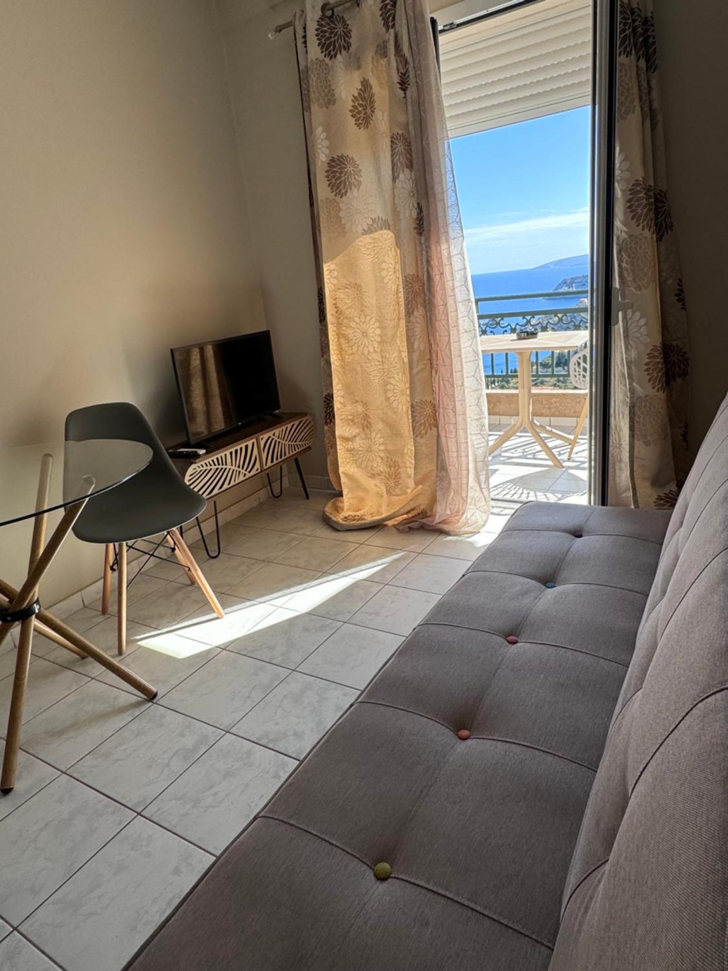 Golden View Apartment *